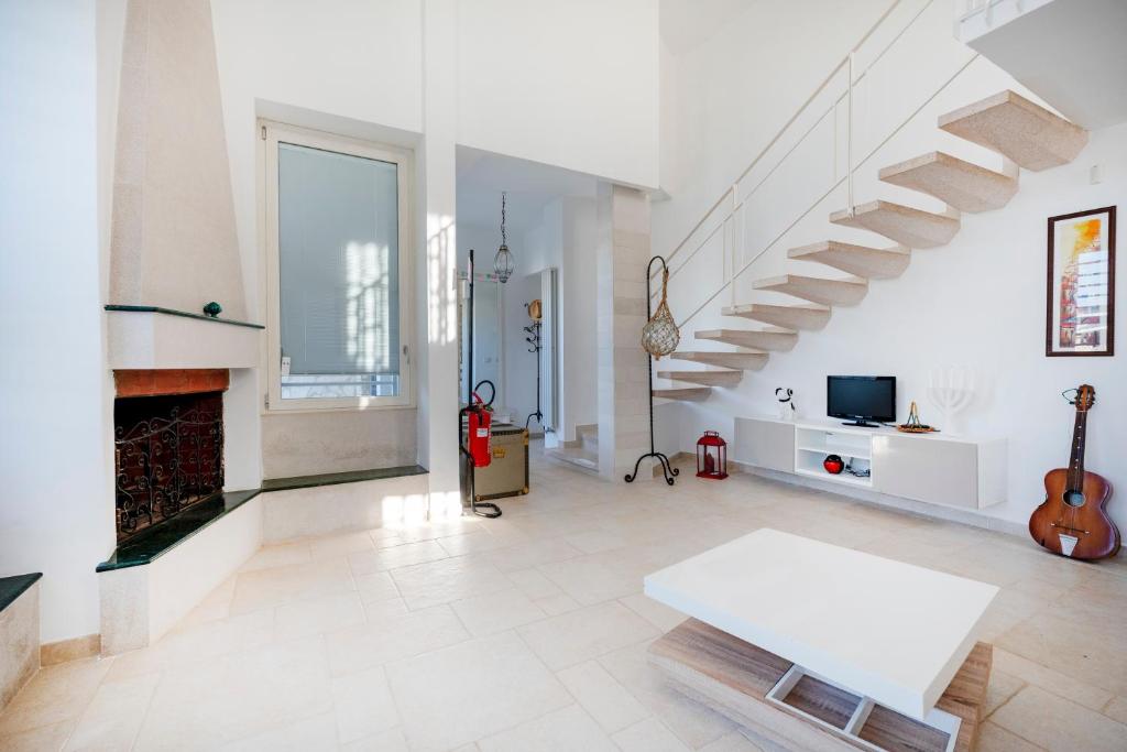 GuestHost - Villa Armida steps from the sea 5