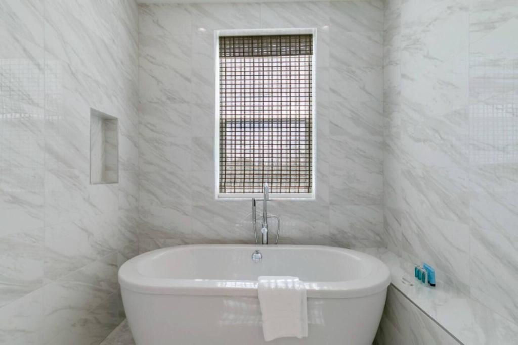 New Construction Elegant Villas 8