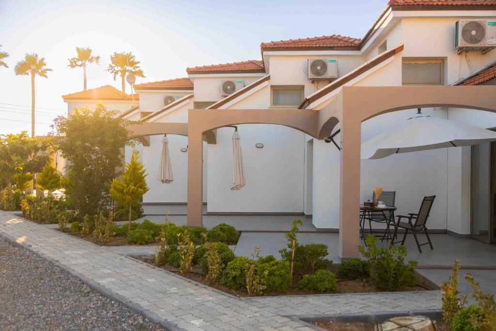 Row 7 Holiday Homes 1