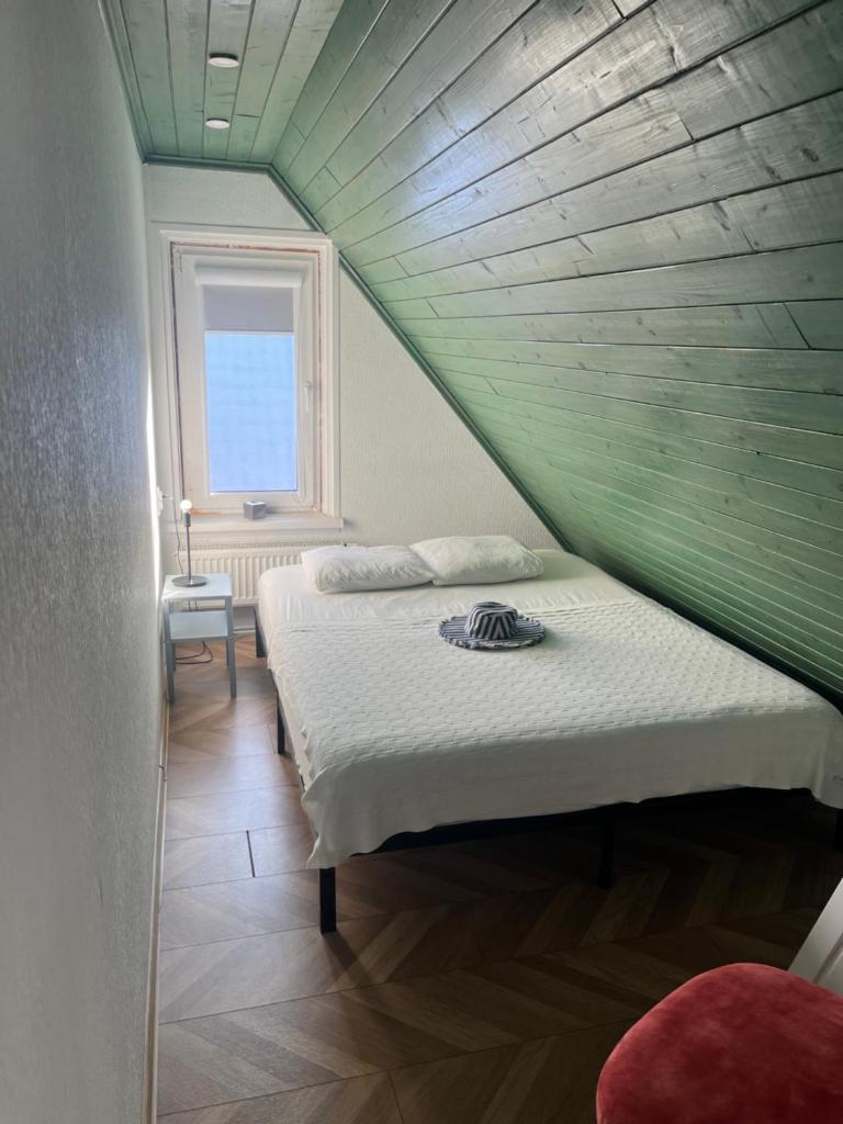 Cozy and quiet apartment near the city 7