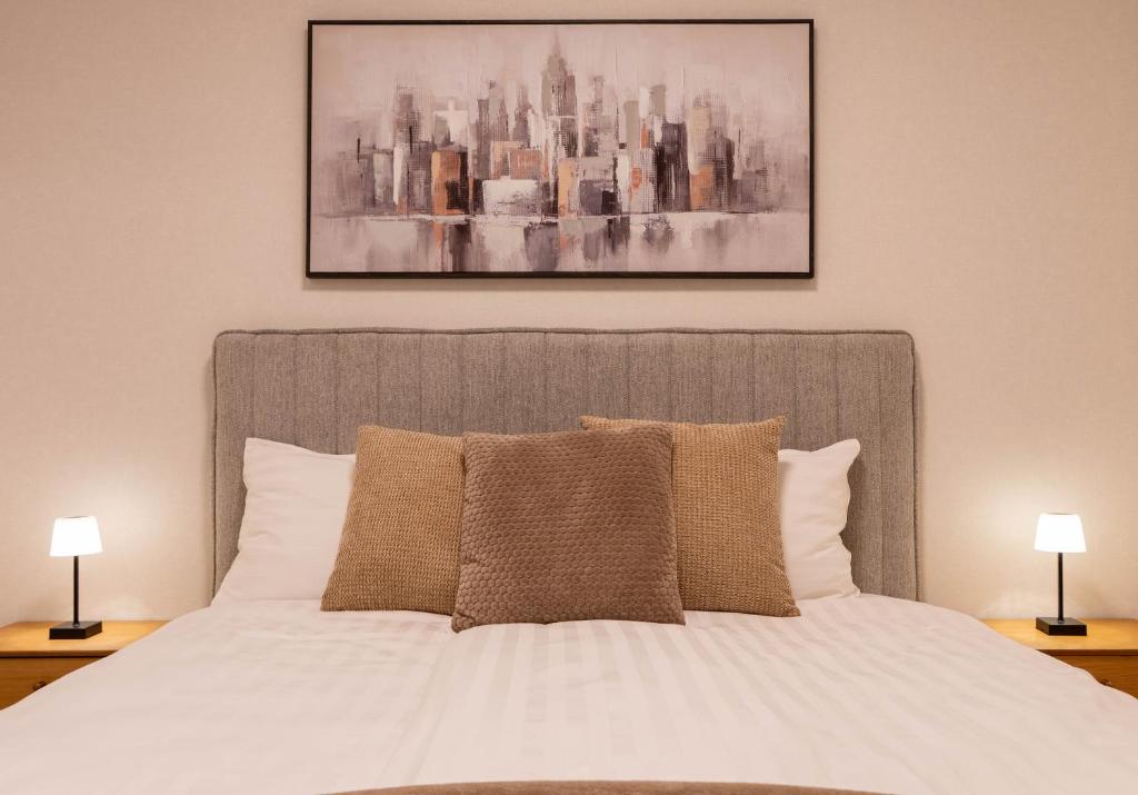 29th floor Luxury Skyline 1BDRM Apartment - Downtown City center 2