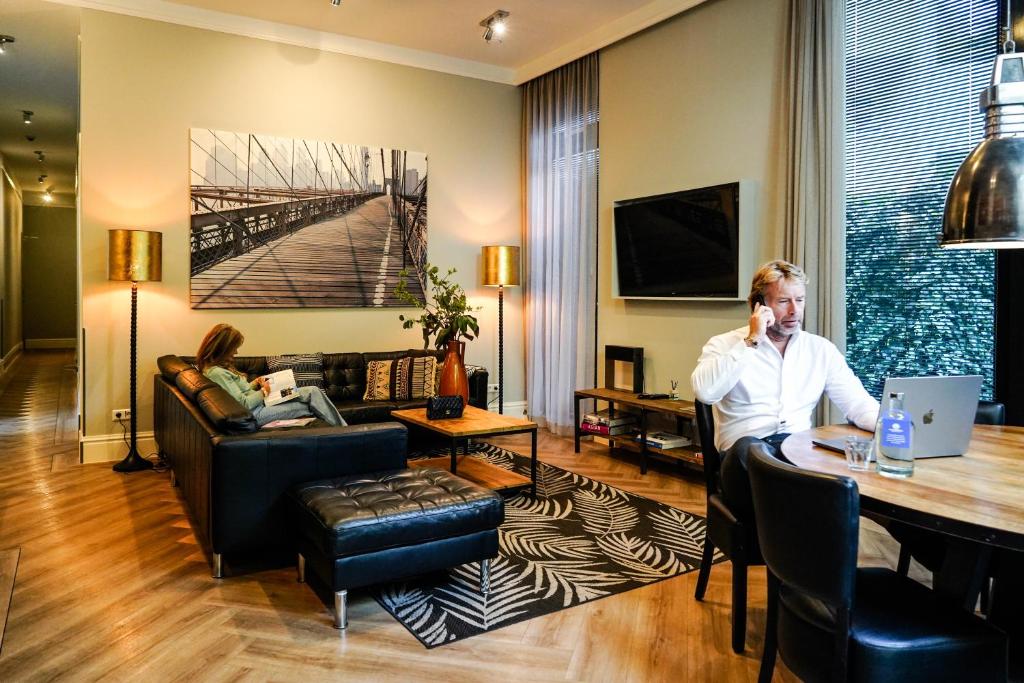 Park Central Royal 82 6