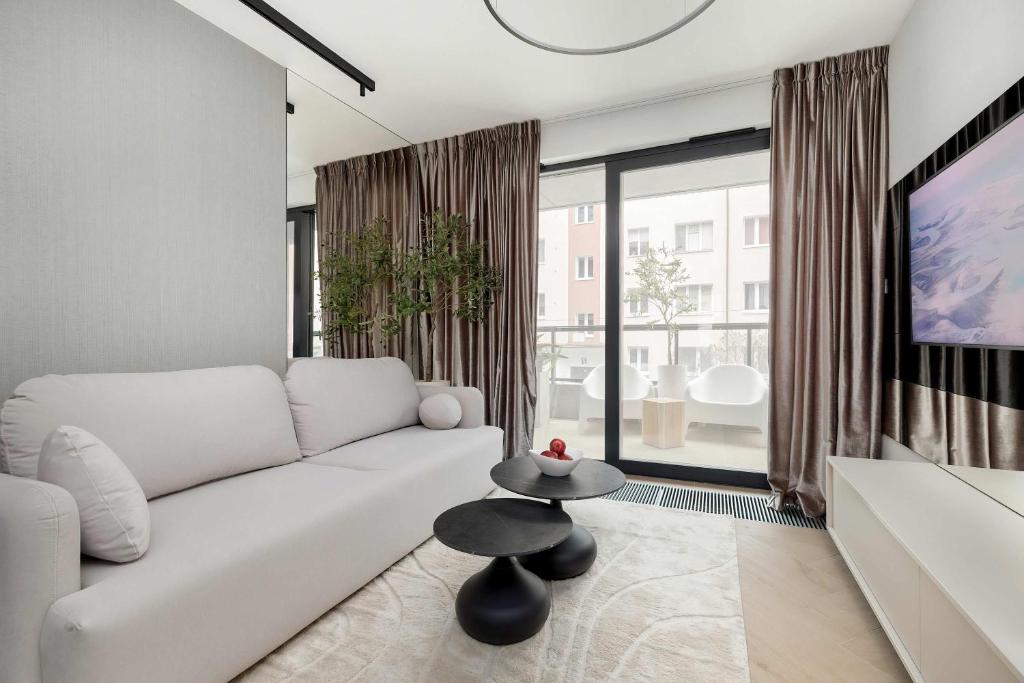 Elegant & Bright Apartment Janosika in Szczecin with Parking by Noclegi Renters 6