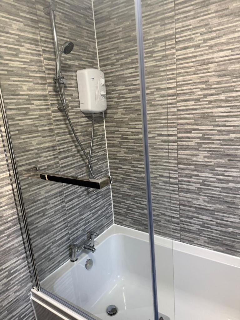 2BR Sleeps 4 Albion Gate Glasgow City Centre with Parking 3
