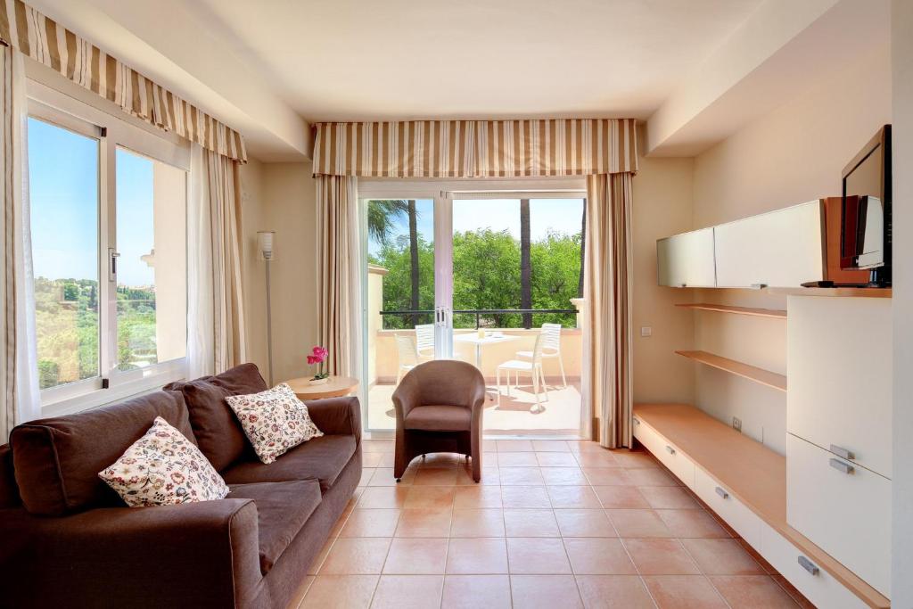 Elviria Hills Living 6