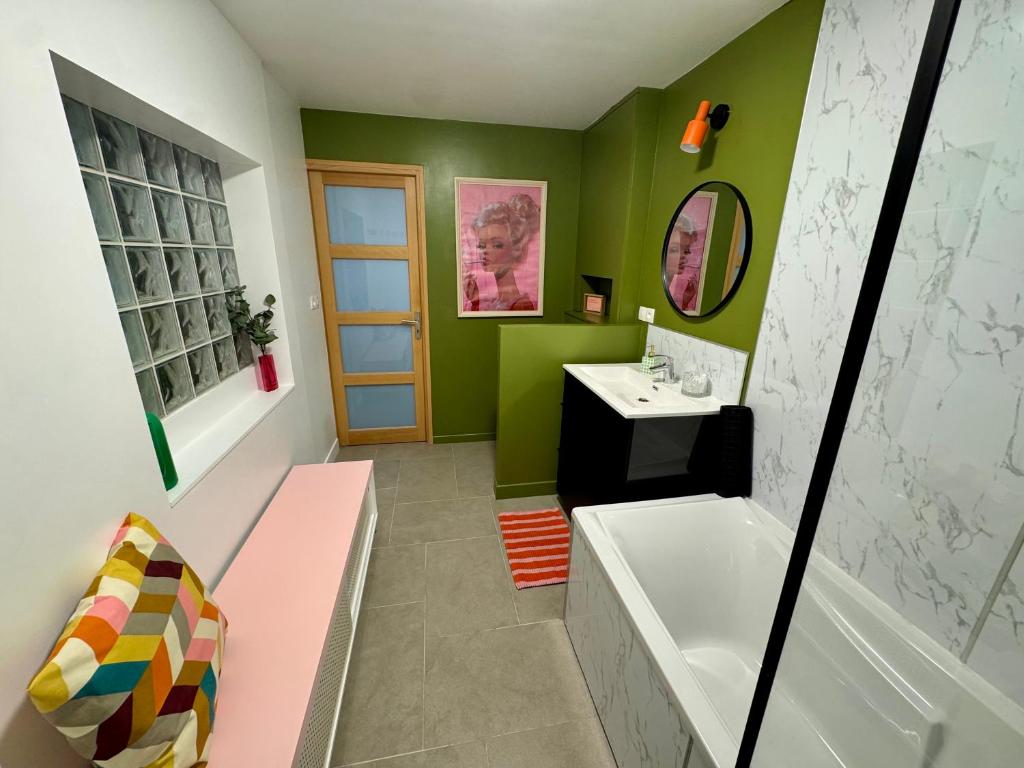Groovy House - 10 min from Lille 8