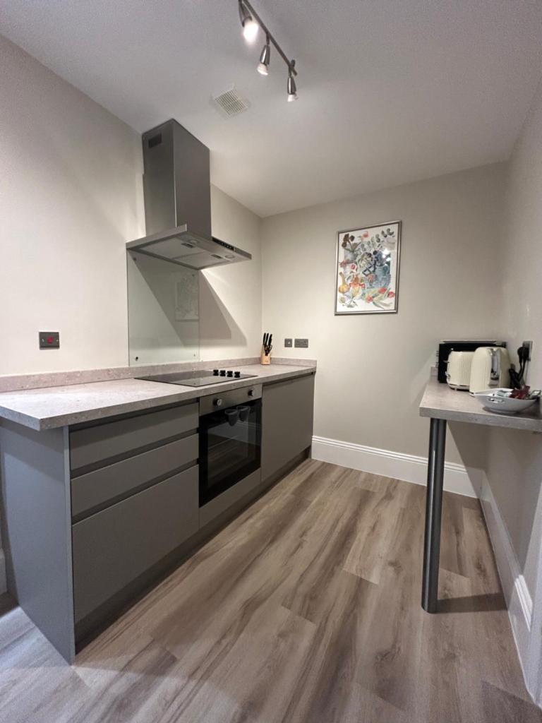 Flat 5 - 2 Bed City Centre Affordable Quality 4