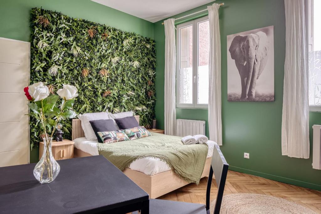 Chez Guillaume - Studio Jungle rénové balnéo à la gare 2