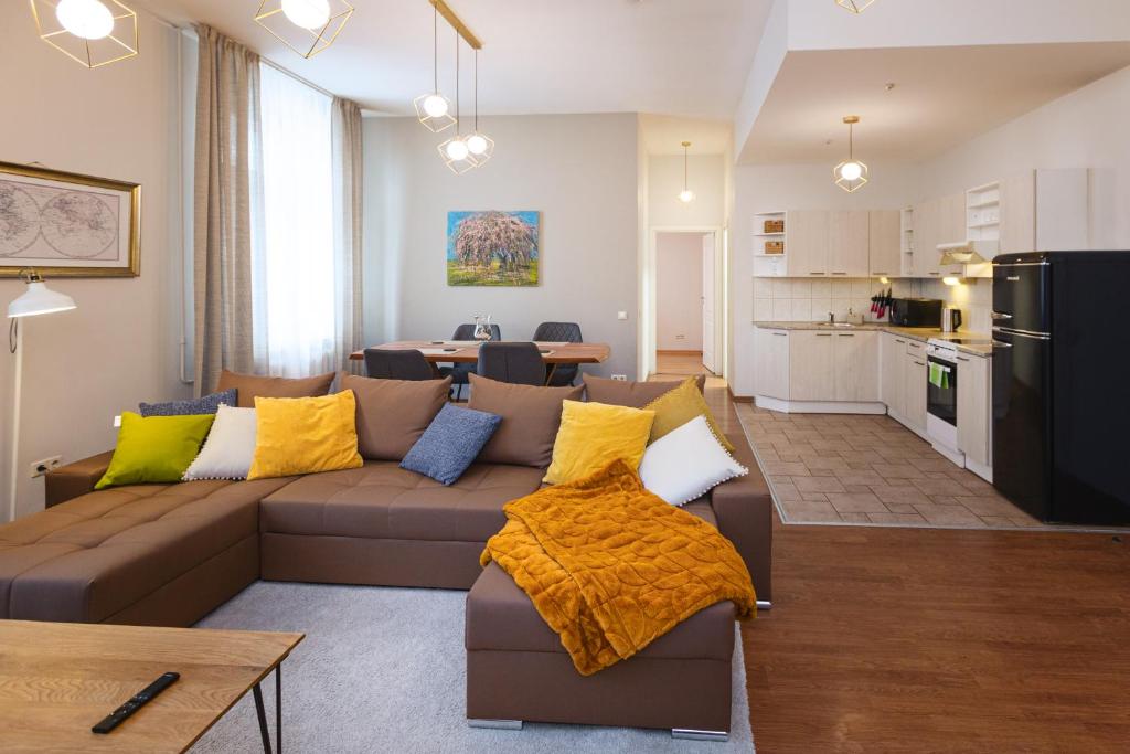 Bearsleys Downtown Apartments 2