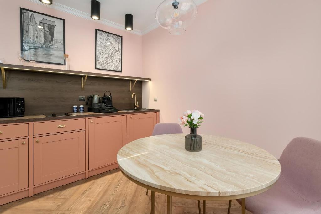 The Heart of Old Town Gdańsk Apartments by Renters Prestige 5