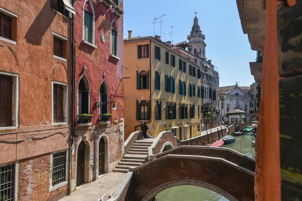 Palazzetto San Lio, Rialto 5