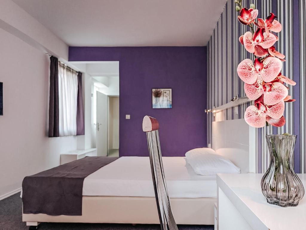Violet Stay 2