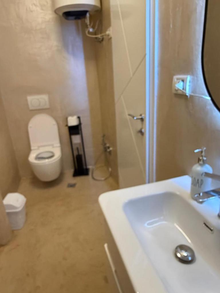 Luxury Apartment 1 Near Square 21 6