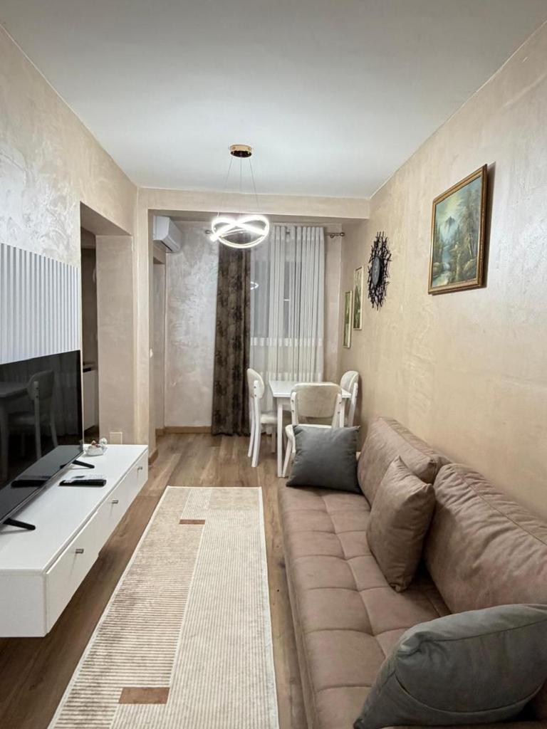 Luxury Apartment 1 Near Square 21 4