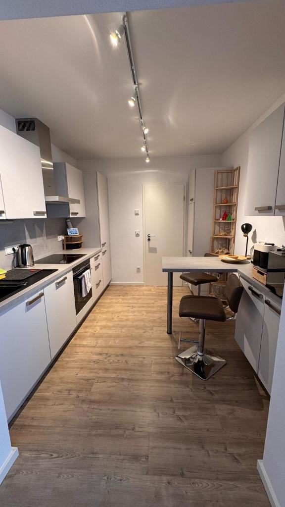BG Living & Hosting - Stylish Luxury Apartments in the City Center - Parking, WiFi & Washing Machine 4
