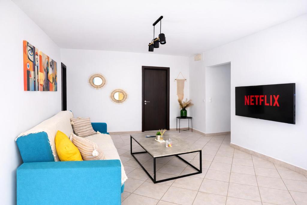 Sunny Apartment for Couples & Friends in Centre