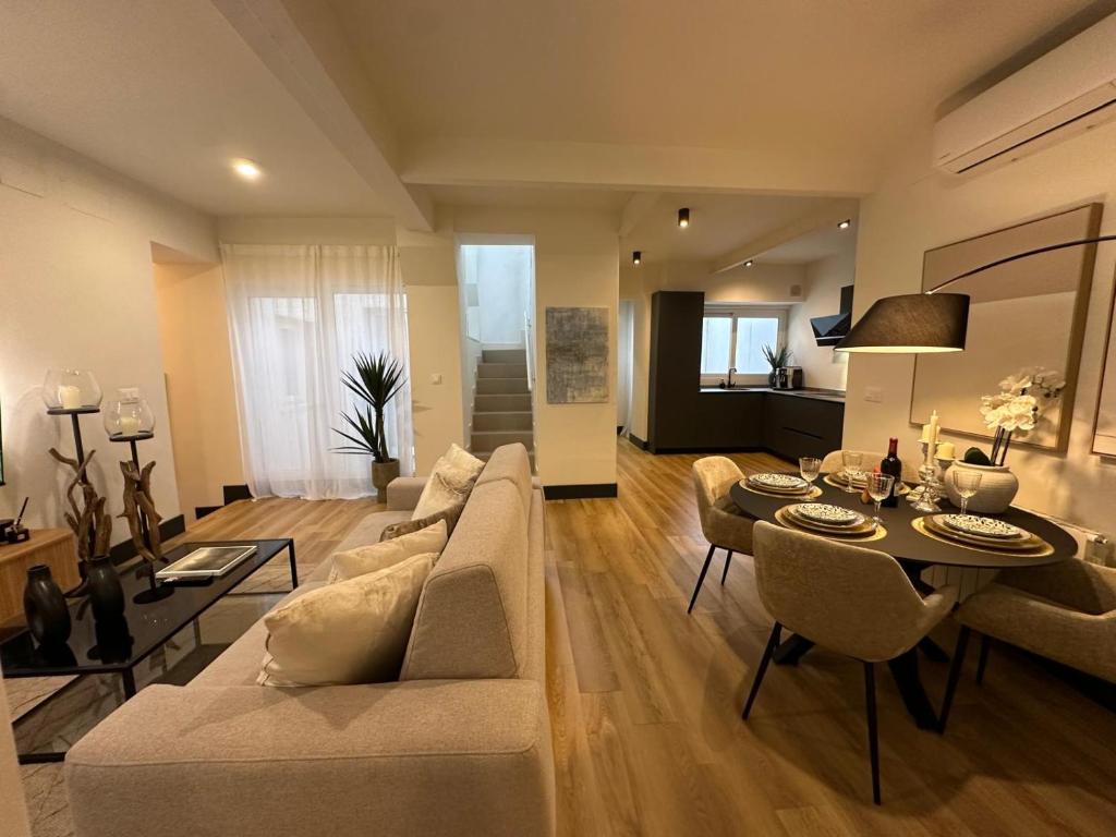 NEW Designer-Penthouse 4