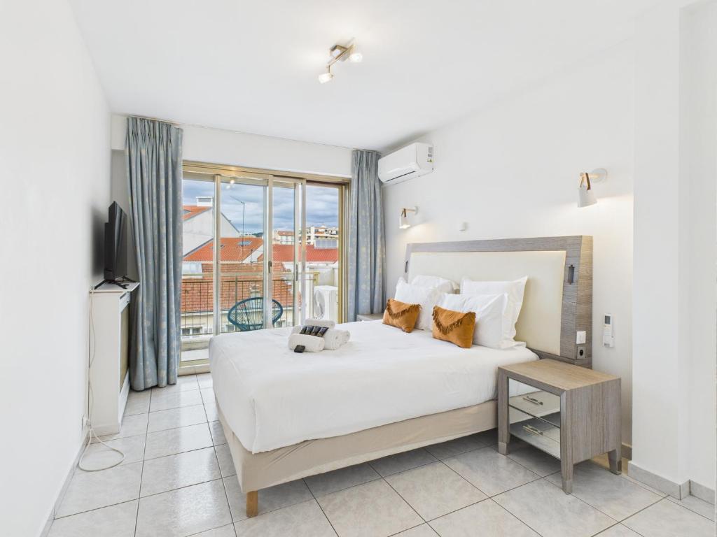 Central -300m Palais- Seaview-A/C-WIFI-spacieux 7