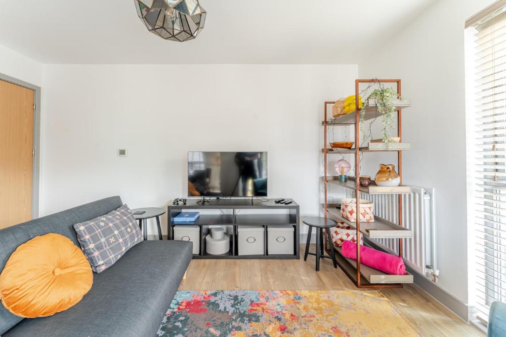 Spacious 2 Bed Apartment in Arno's Vale, Bristol 5