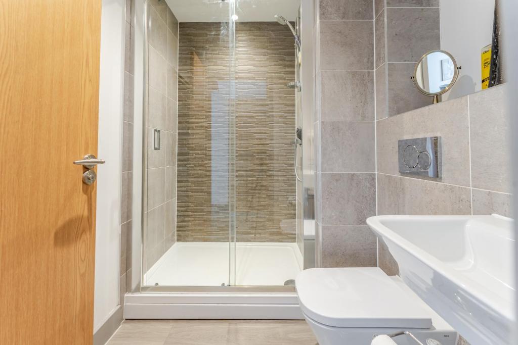 Spacious 2 Bed Apartment in Arno's Vale, Bristol 8
