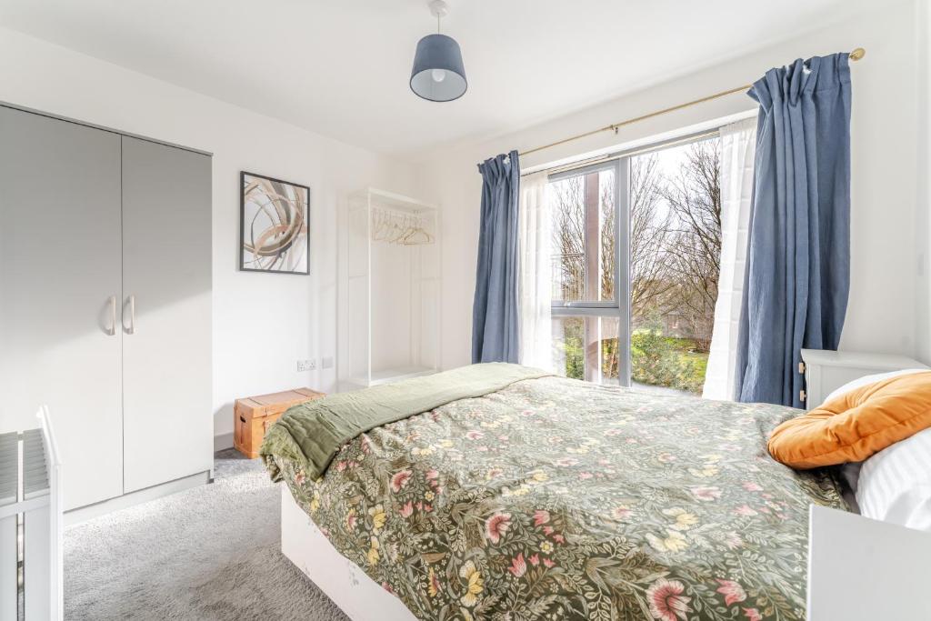 Spacious 2 Bed Apartment in Arno's Vale, Bristol 2