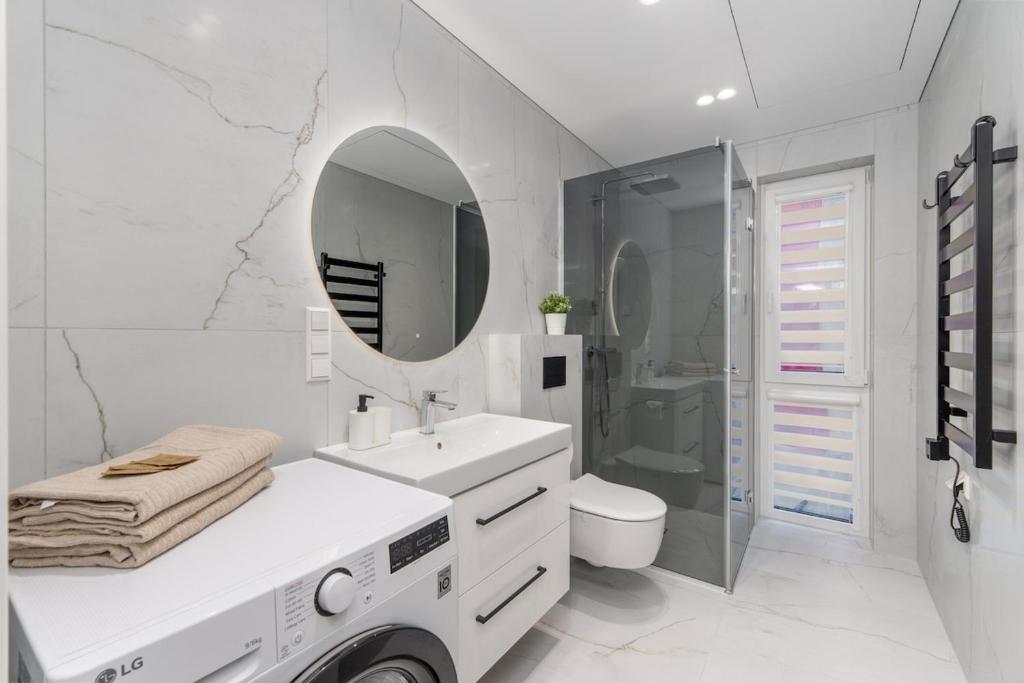 Modern Apartment next to Kaunas Clinics 8