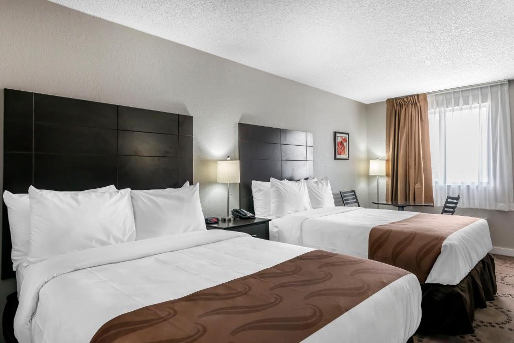 Quality Inn & Suites Kissimmee by The Lake Image