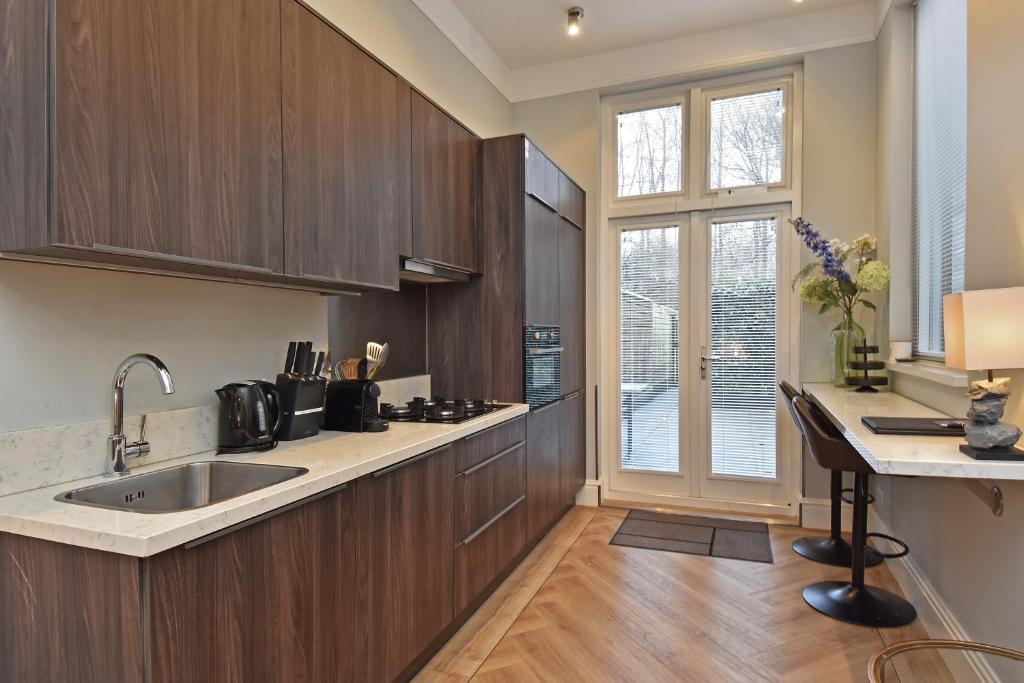Park Central Royal 82 5