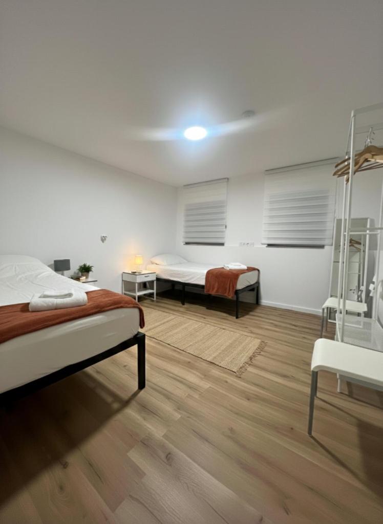 Quiet Courtyard Apartment - Easy Parking & Quick Bus to City Center 7