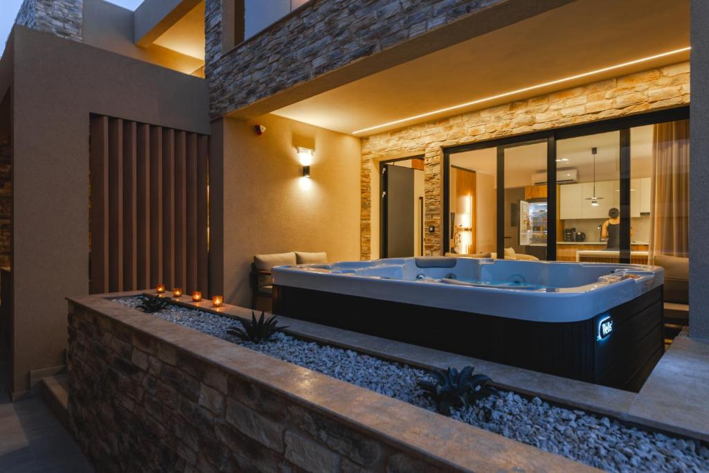 Aigialí Essence 3