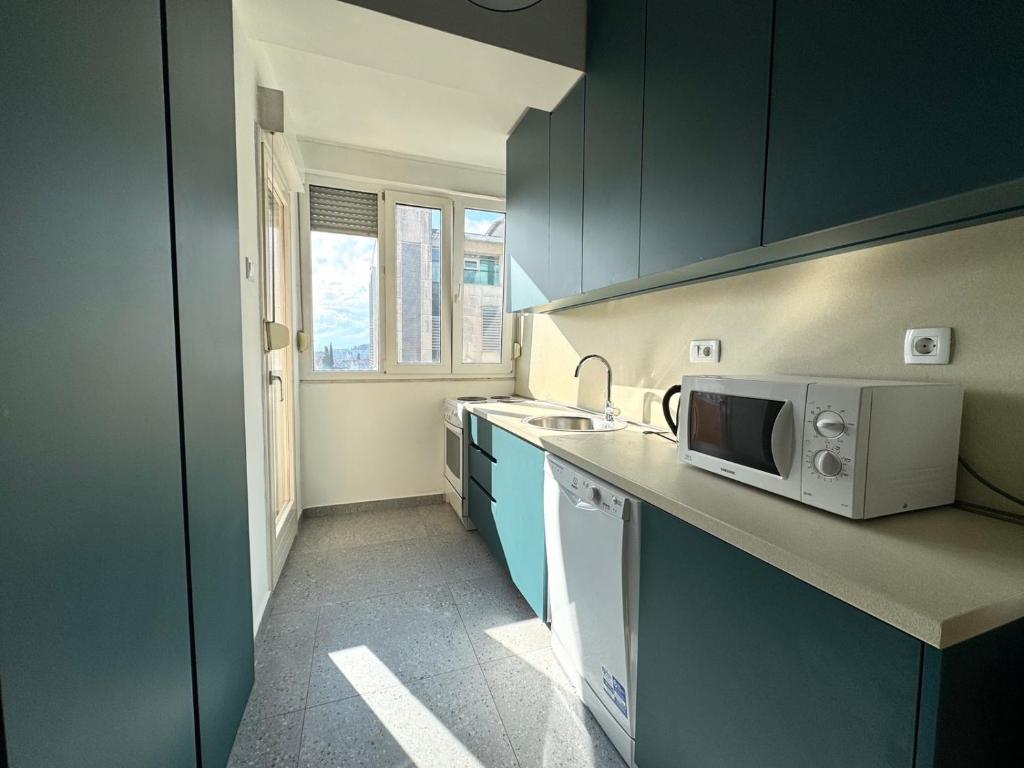 The Government District Suite 3