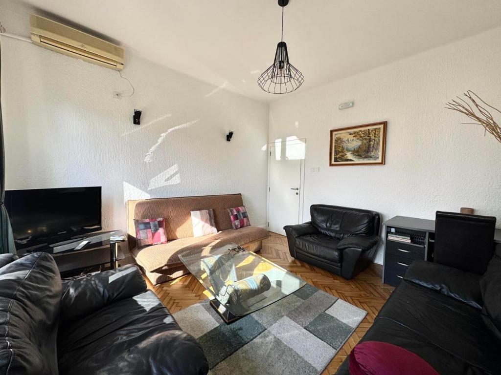 The Government District Suite 4