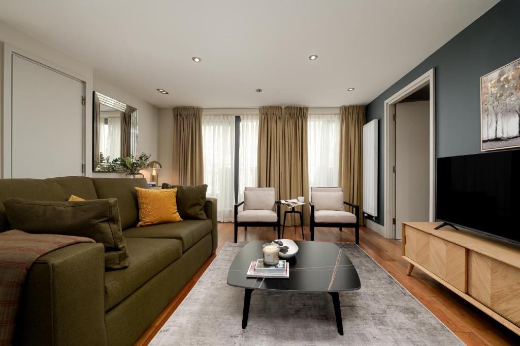 Monument l Your Apartment 8