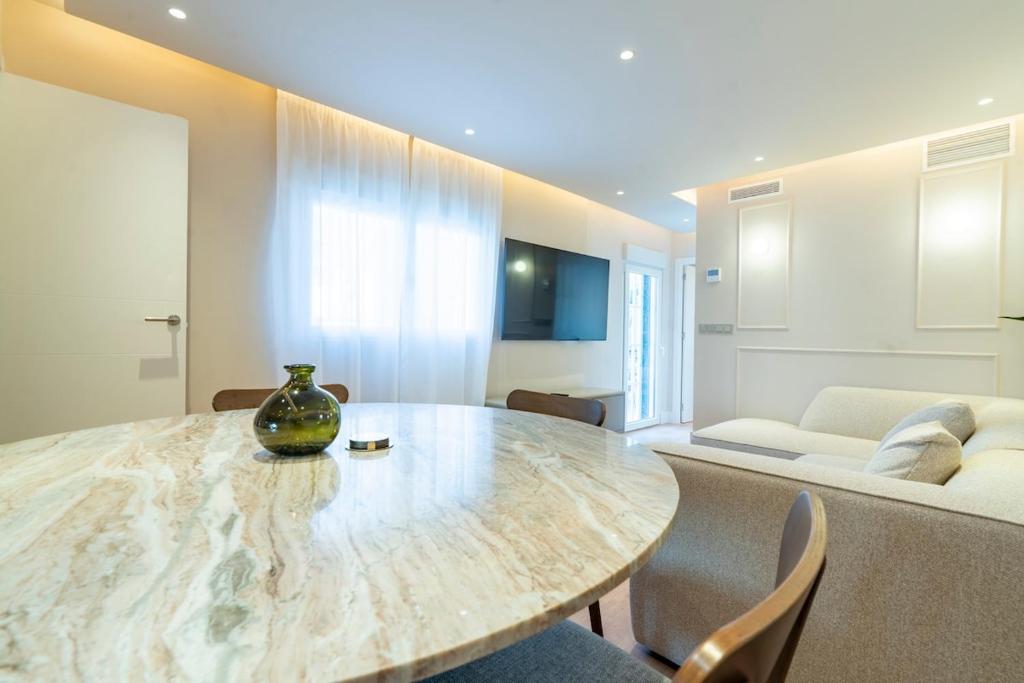 New Luxury House Madrid 4 Bd 4 Bth 5