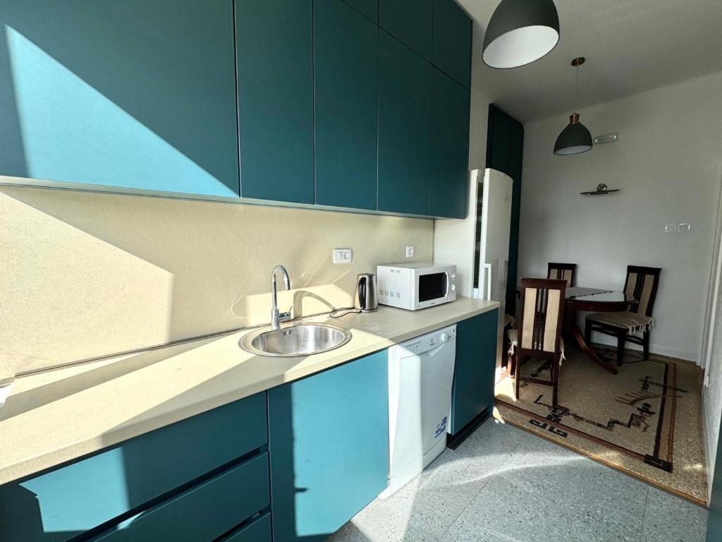 The Government District Suite 6