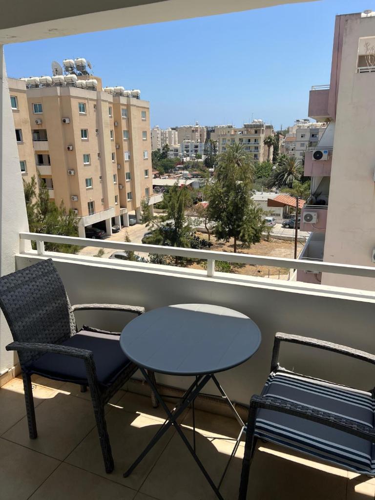 Superb Seaview Flat, Prime Area 5