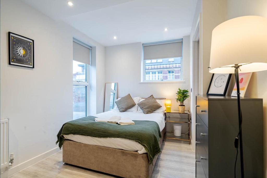 Modern Leeds City Centre Apartments Near Station 2