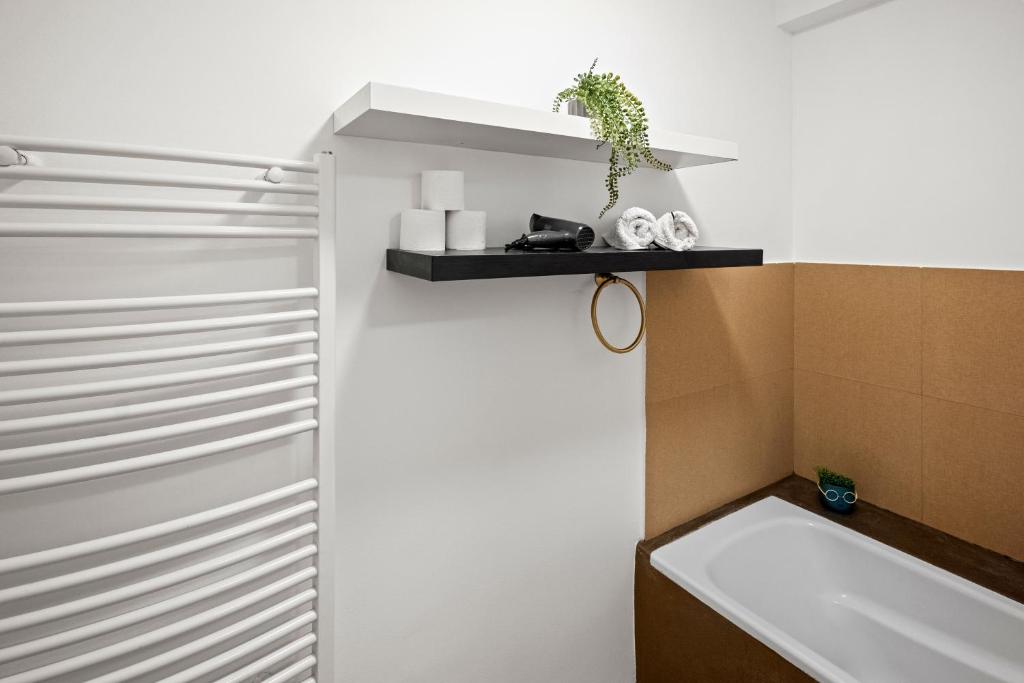 Stepup Apartment, City Center Bucharest, Magheru Blvd View, Elegant Stay 8