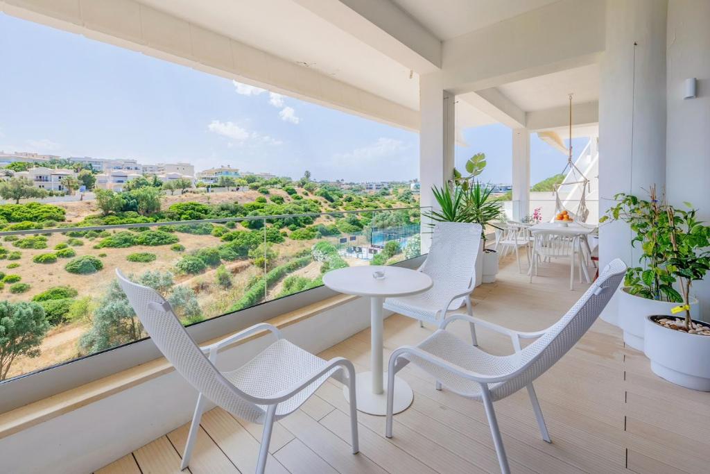 Ocean Studio by ENDLESS SUN I modern comfort, sea view, wi-fi, parking, rooftop pool 8