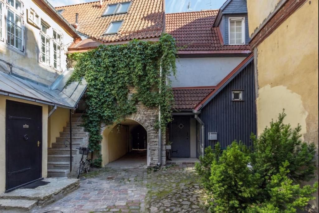 Blacksmith Old Town Apartments 3