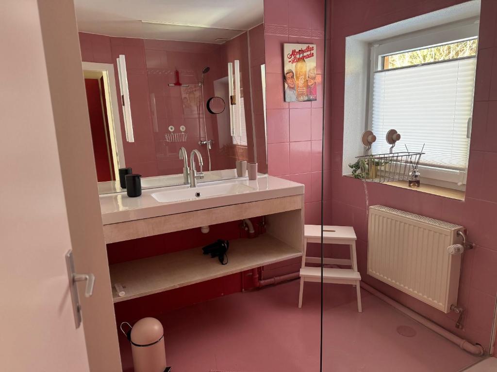 Chalet Franzi - Ruhiges Chalet mit Bergblick, Garten und gratis Eintritt ins Solarbad 3