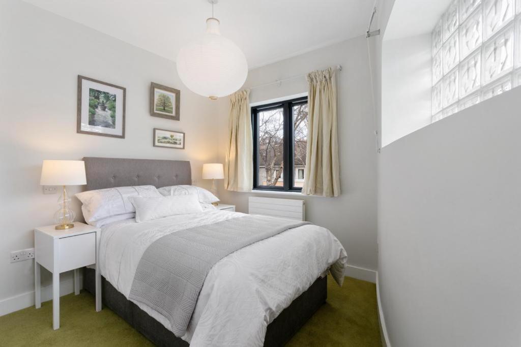 2 Bedroom Maisonette Townhouse, Merrion Square 7