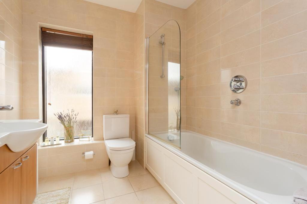 2 Bedroom Maisonette Townhouse, Merrion Square 8