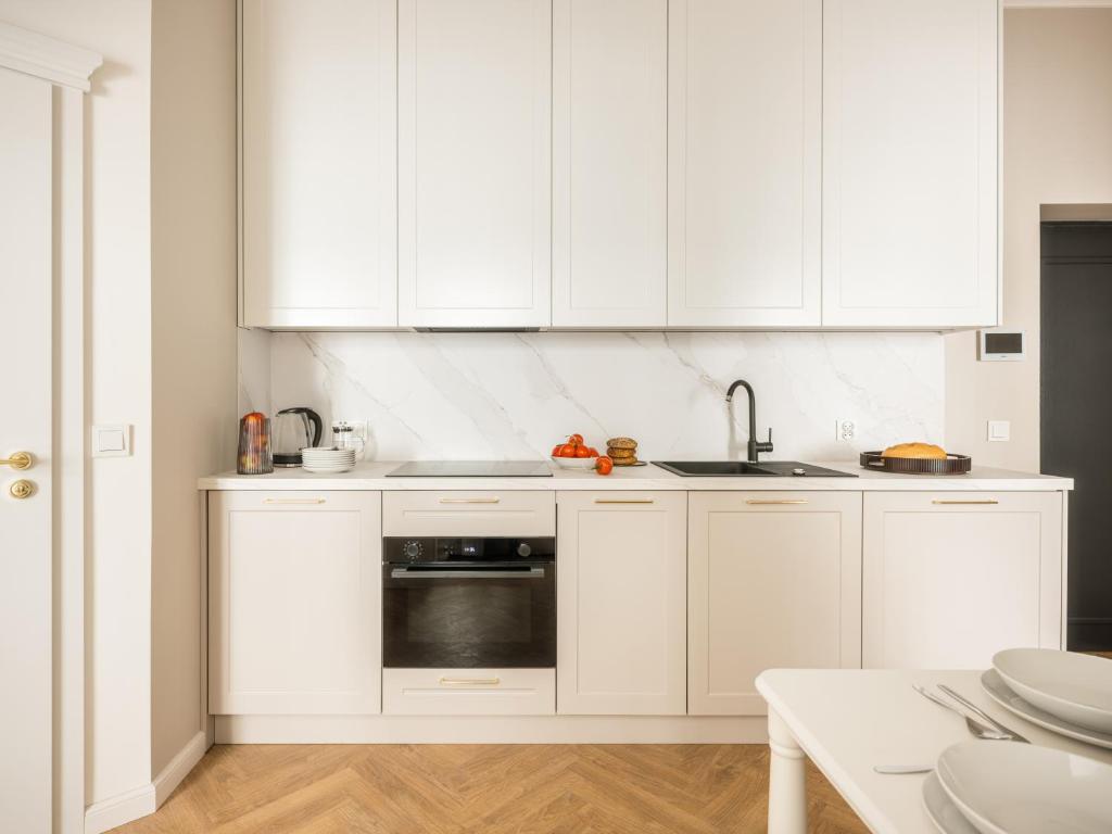 Astor Residence by Fragola Apartments 5