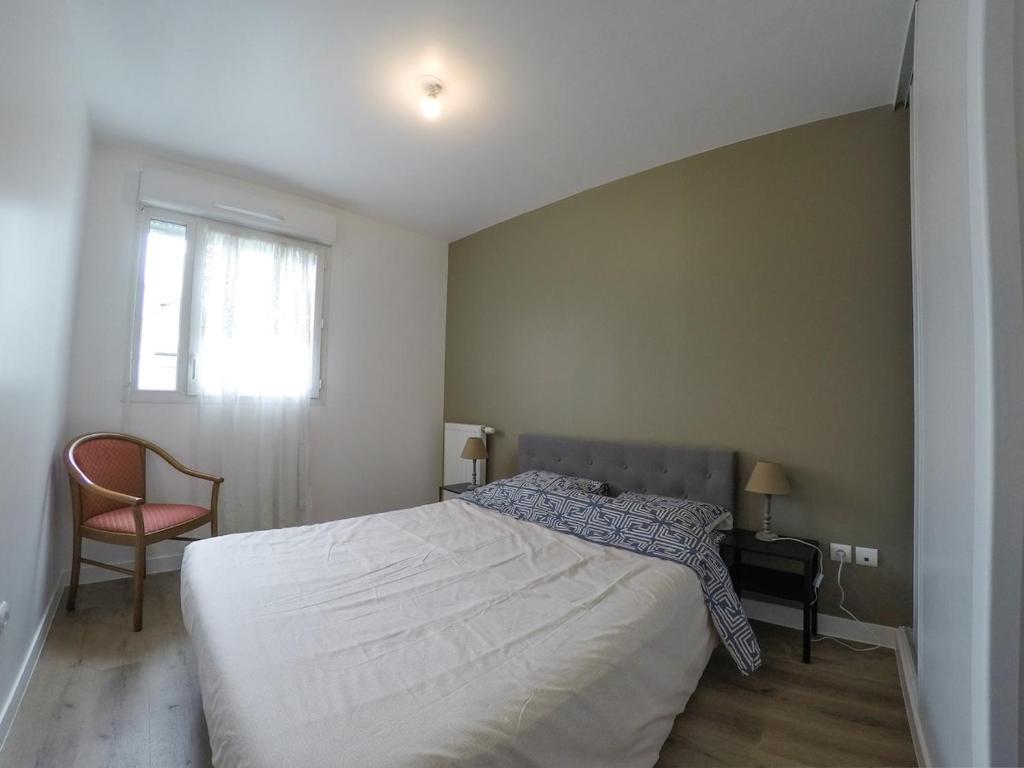 Explore Versailles and Paris a brand new apt65m & PK 6