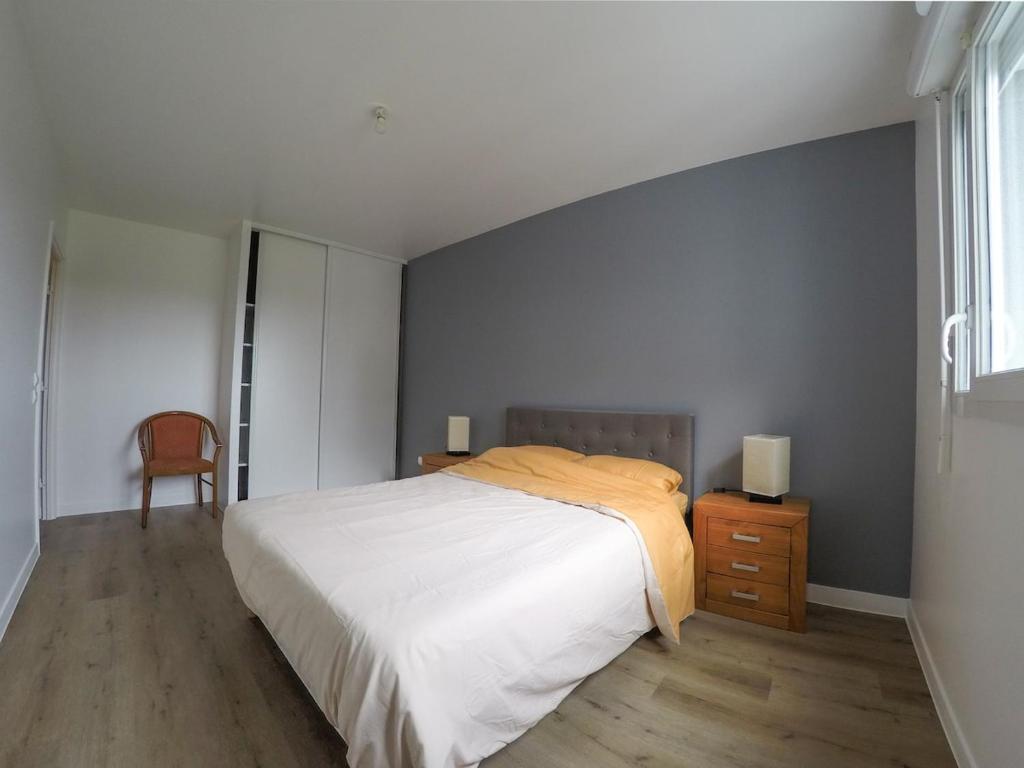 Explore Versailles and Paris a brand new apt65m & PK 2