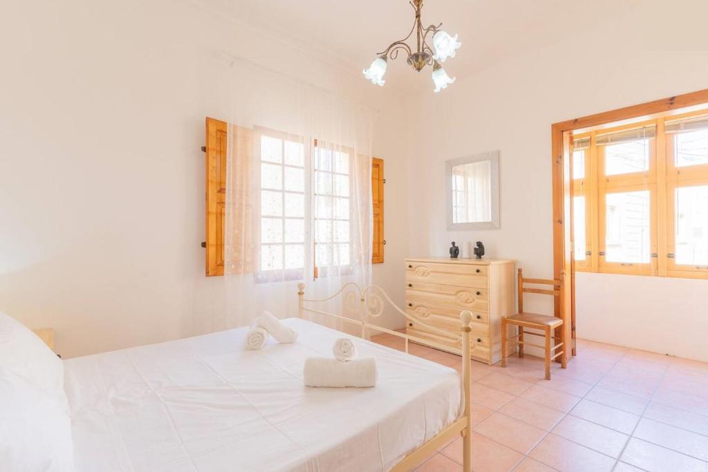 Town House with roof BBQ area & views 6