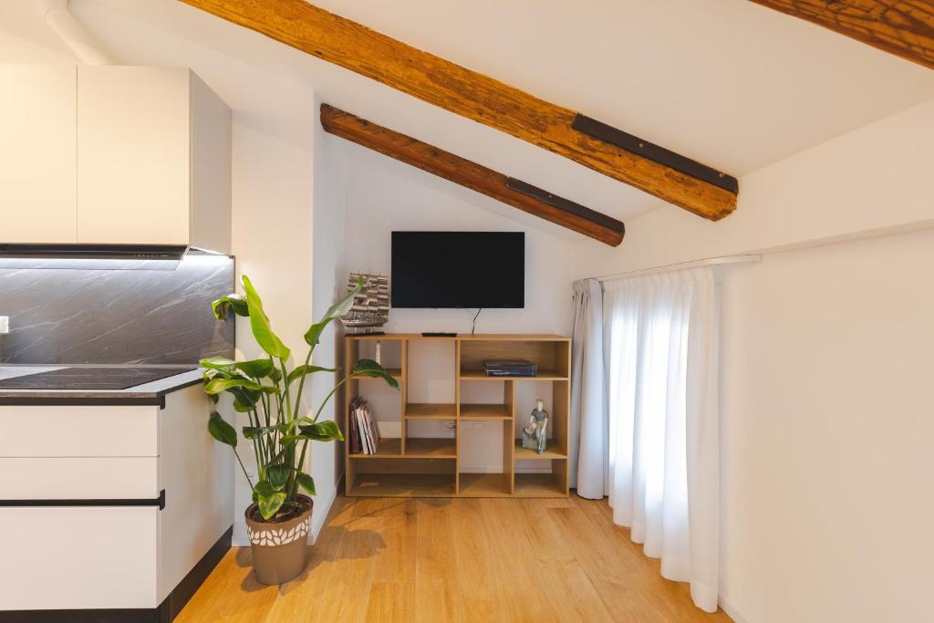 Lux Apartment Stazione 51 4