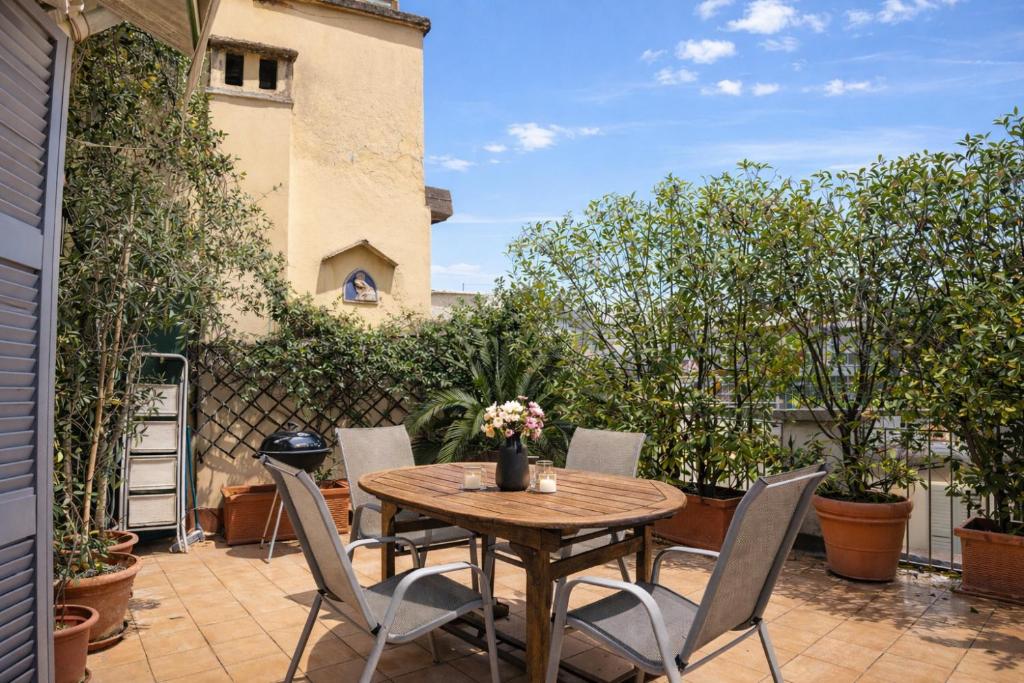 Duomo Charming Maison with Private Terrace - A Unique Milanese Experience 6