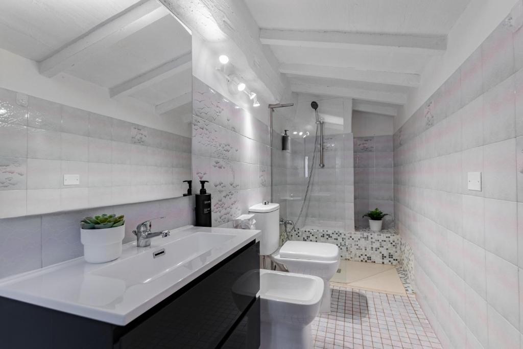 Hostly - La Spina Suite Apartment 3